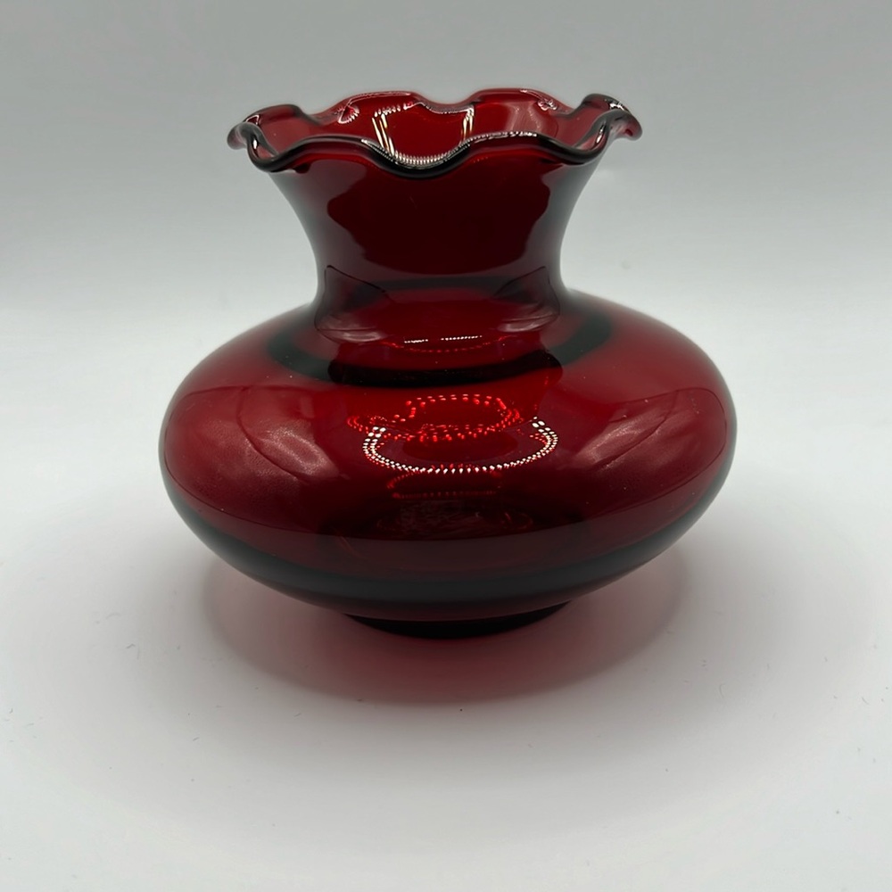 Vintage Anchor Hocking Royal Ruby Ruffle Glass‎ Vase 3.5” Tall